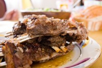 Ребрышки бараньи с соусом из кориандра