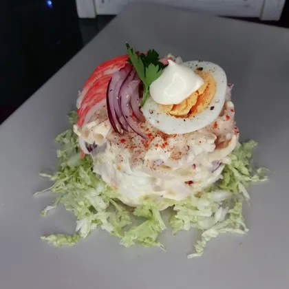 Праздничный салат из кальмаров