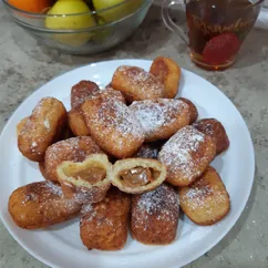 Творожные пончики с варёной сгущёнкой