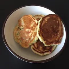 Оладьи с колбасой и зеленью 🥞