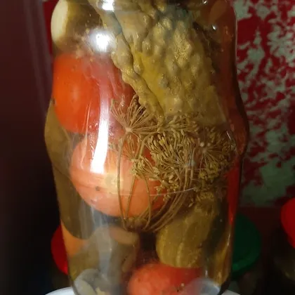 Маринованные огурцы 🥒 с помидорами
