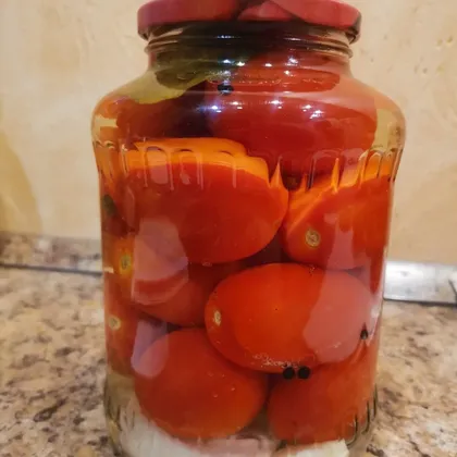 Маринованные помидоры. Хранятся дома при комнатной температуре