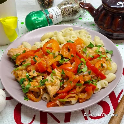 Жареная индейка с болгарским перцем