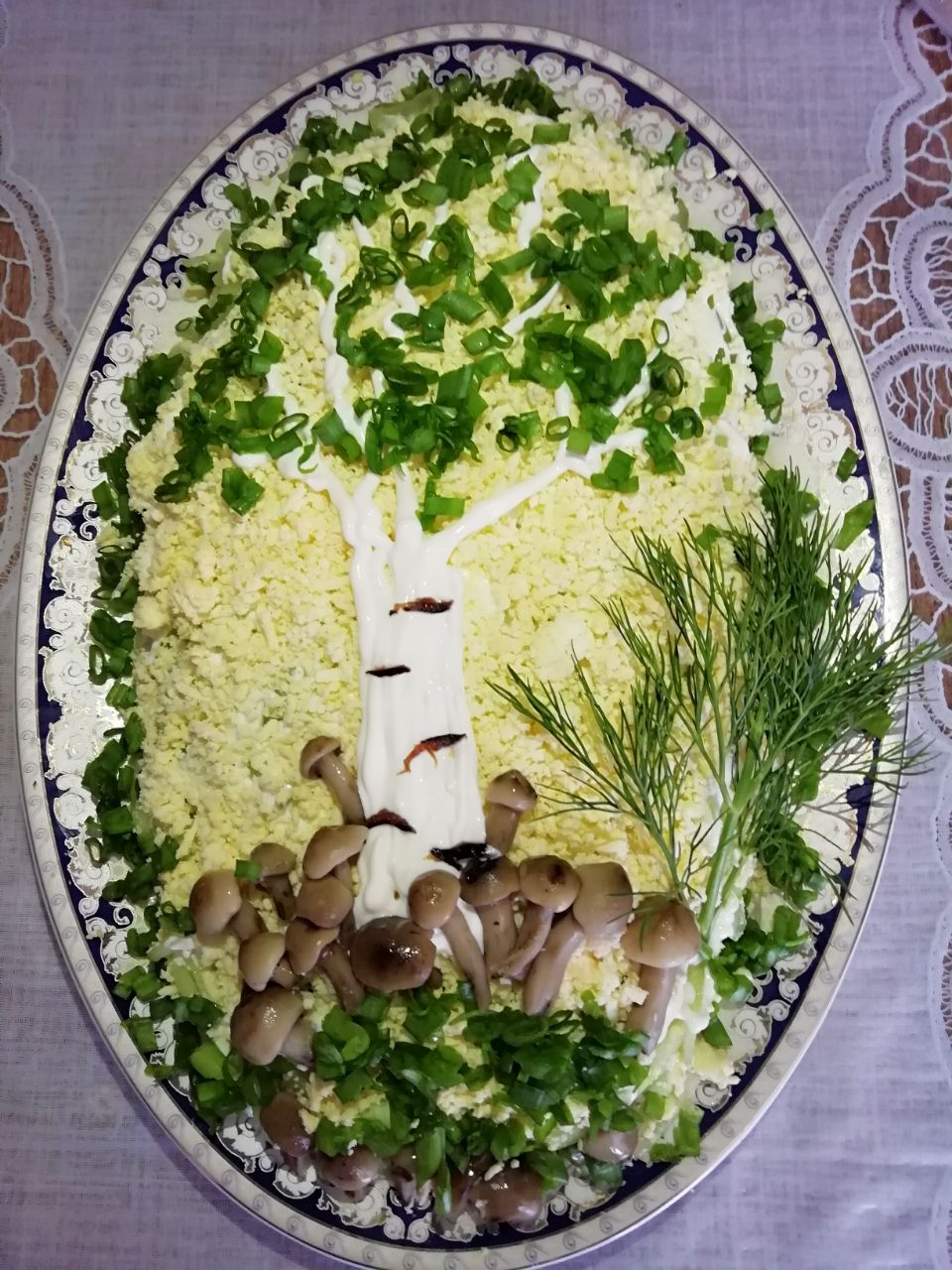 Рецепт салат березка с грибами. Слоёный салат берёзка. Салат белая Березка. Салат Березовая роща. Салат Берёзовая роща с черносливом.