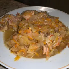 Тушёная капуста с мясом