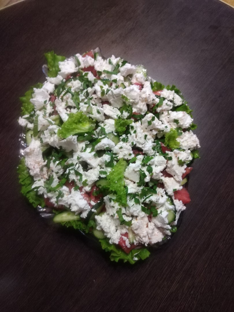 Салат с тунцом и фетой