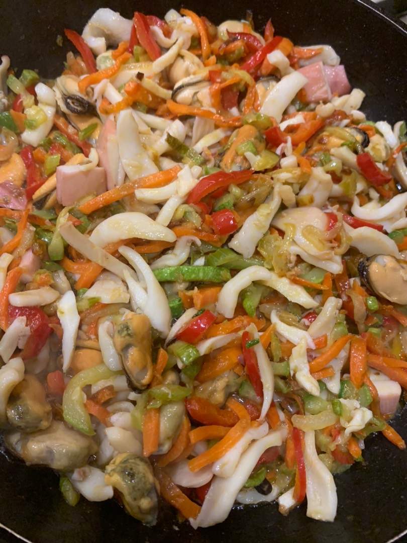 Салат из морского коктейля в рассоле – кулинарный рецепт