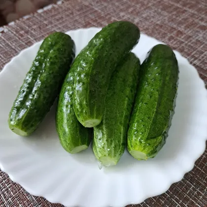 Огурцы малосольные на минералке