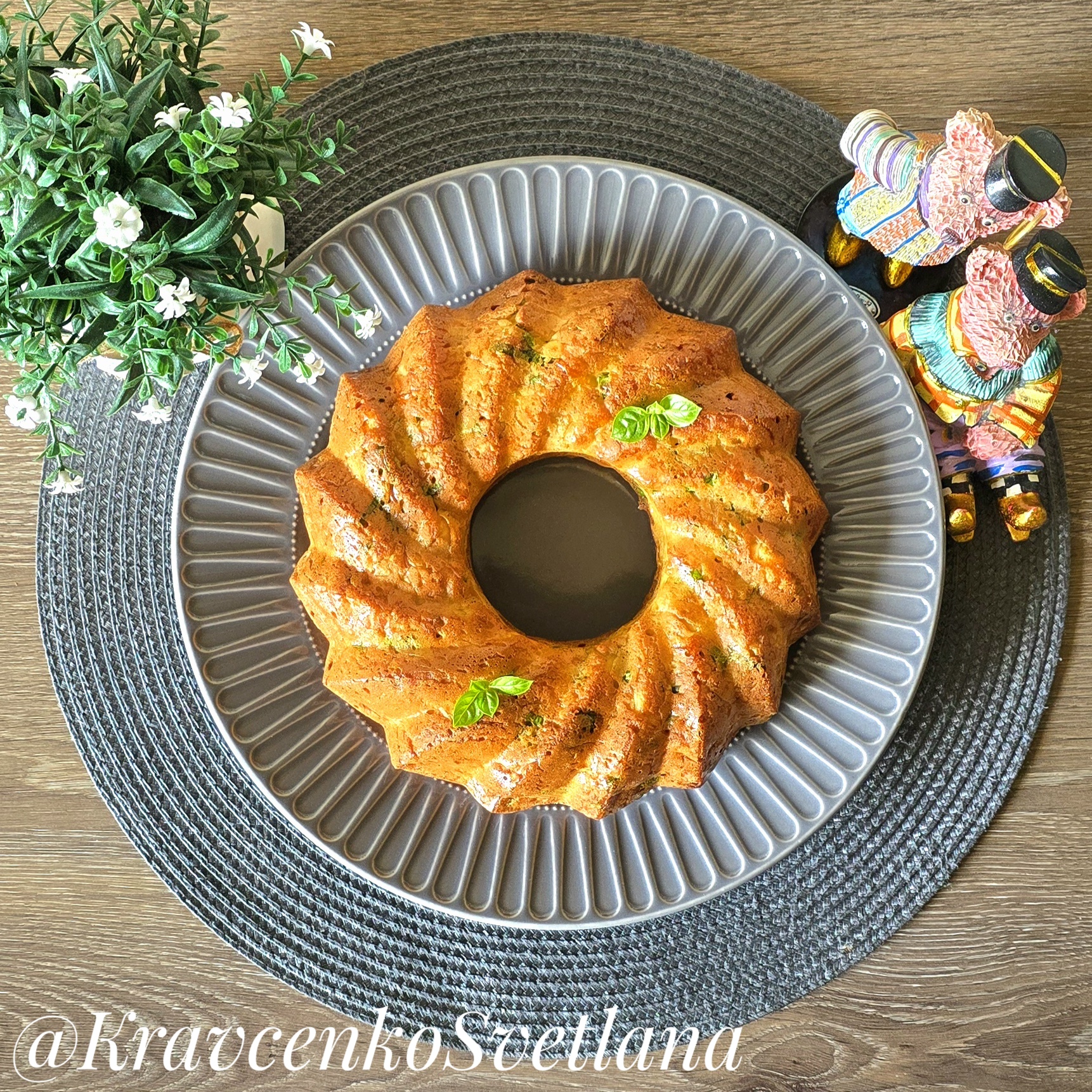Пирог с яйцами и зеленым луком