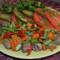 Куриные сердечки с овощами