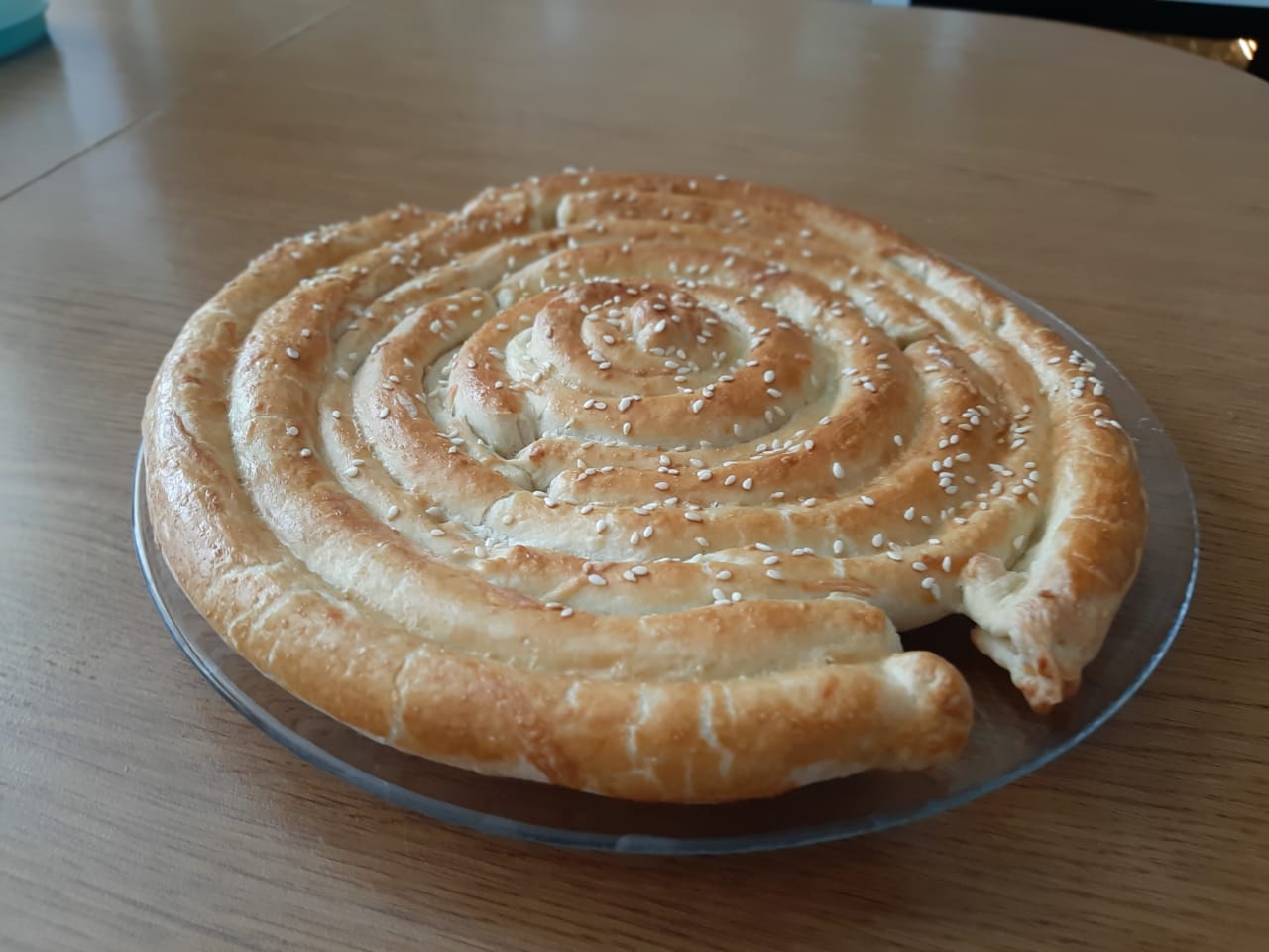Пирог «Улитка» из дрожжевого теста с сырной начинкой