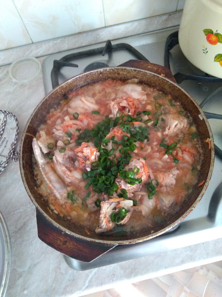 Тушёная курица в томате