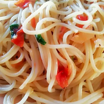 Спагетти томат базилик