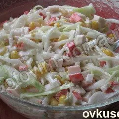 Салат из капусты с крабовыми палочками