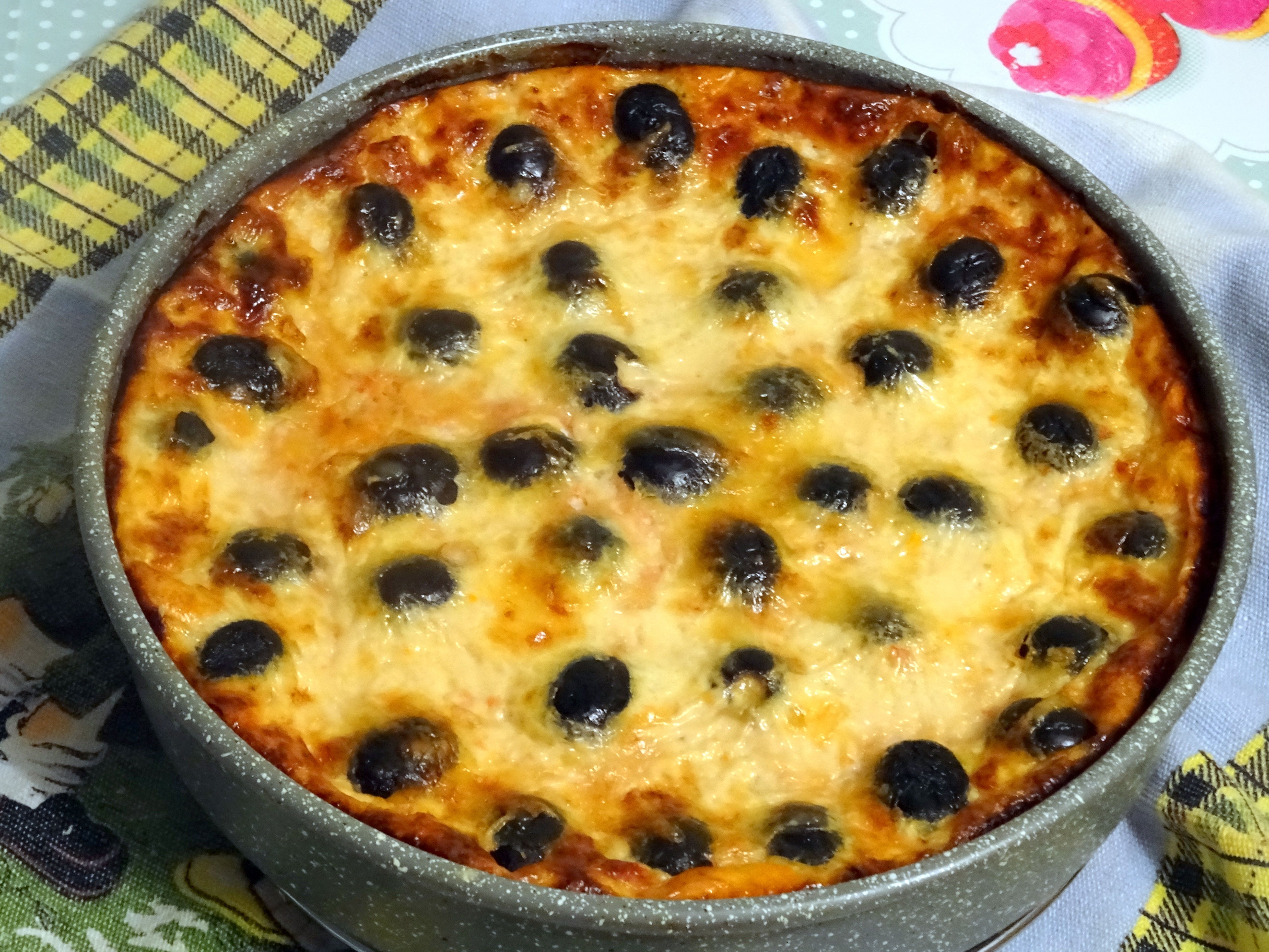 Клафути из тунца с черными маслинами