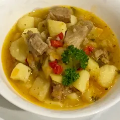 Картошка со свининой и овощами в мультиварке