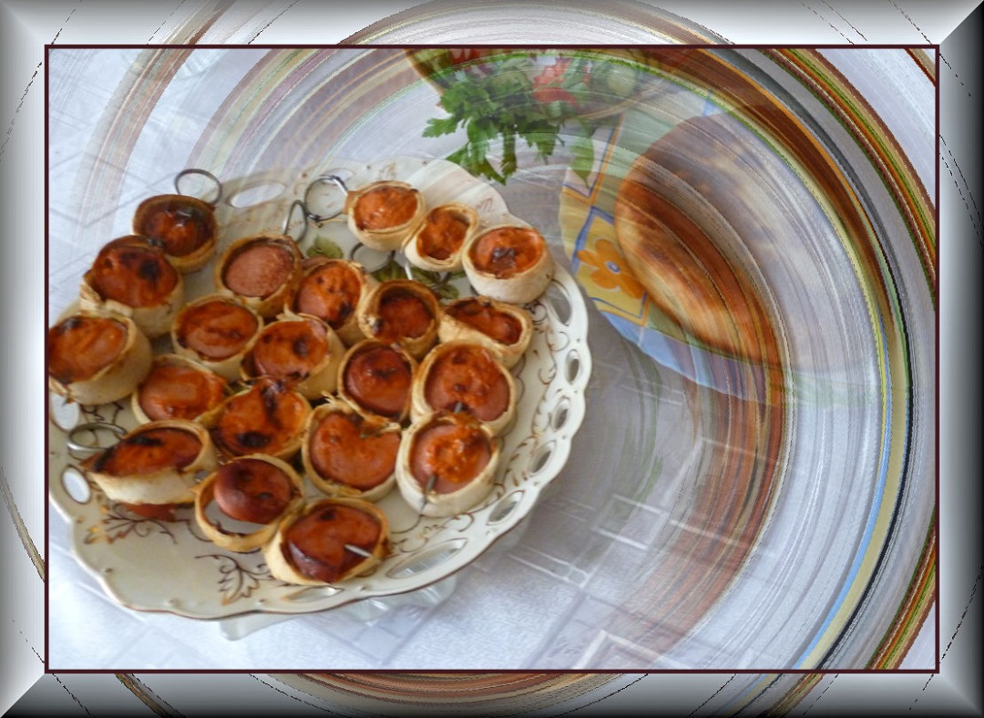 Шашлычки из сосисок по рецепту  Юрия Балуева
