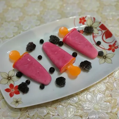 Йогуртовое мороженое с ягодами