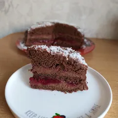 Шоколадный торт с брусникой (веганский, без глютена)