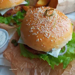 Фишбургер с соусом тартар