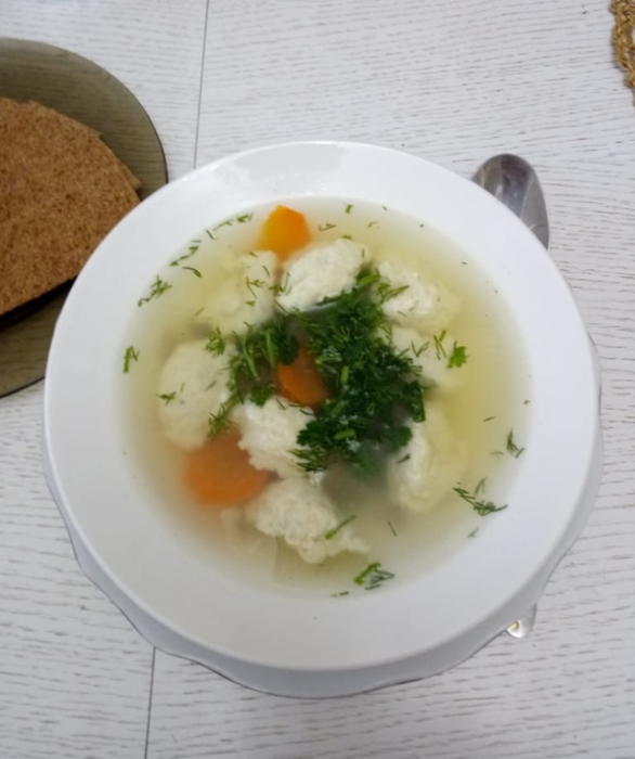 Куриный суп с кнелями