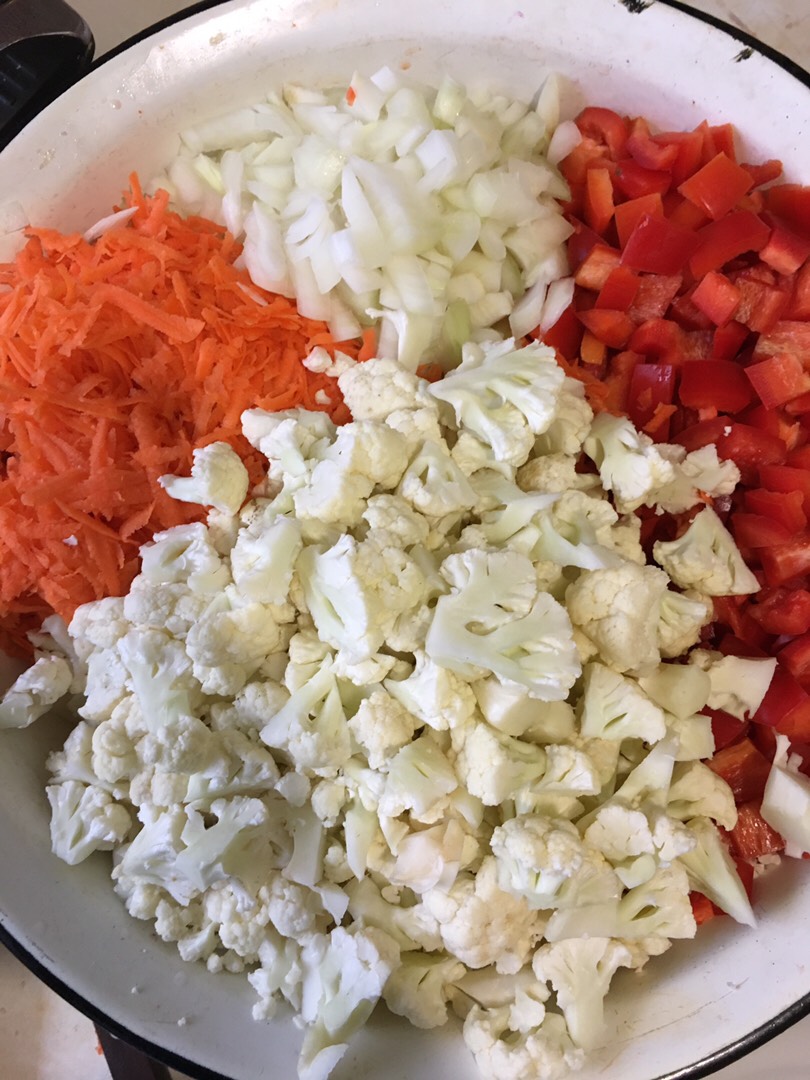 Суповой набор на зиму заморозка из помидоров, перца, морковки и лука