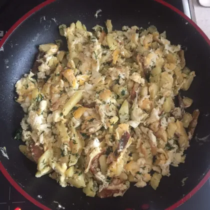 Жареная картошка с яйцами 🍳