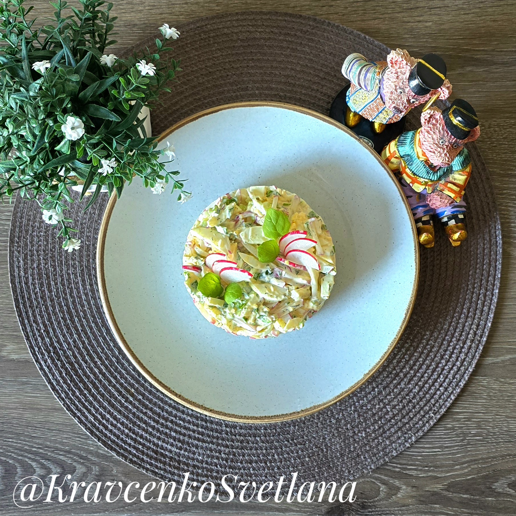 Салат с редисом