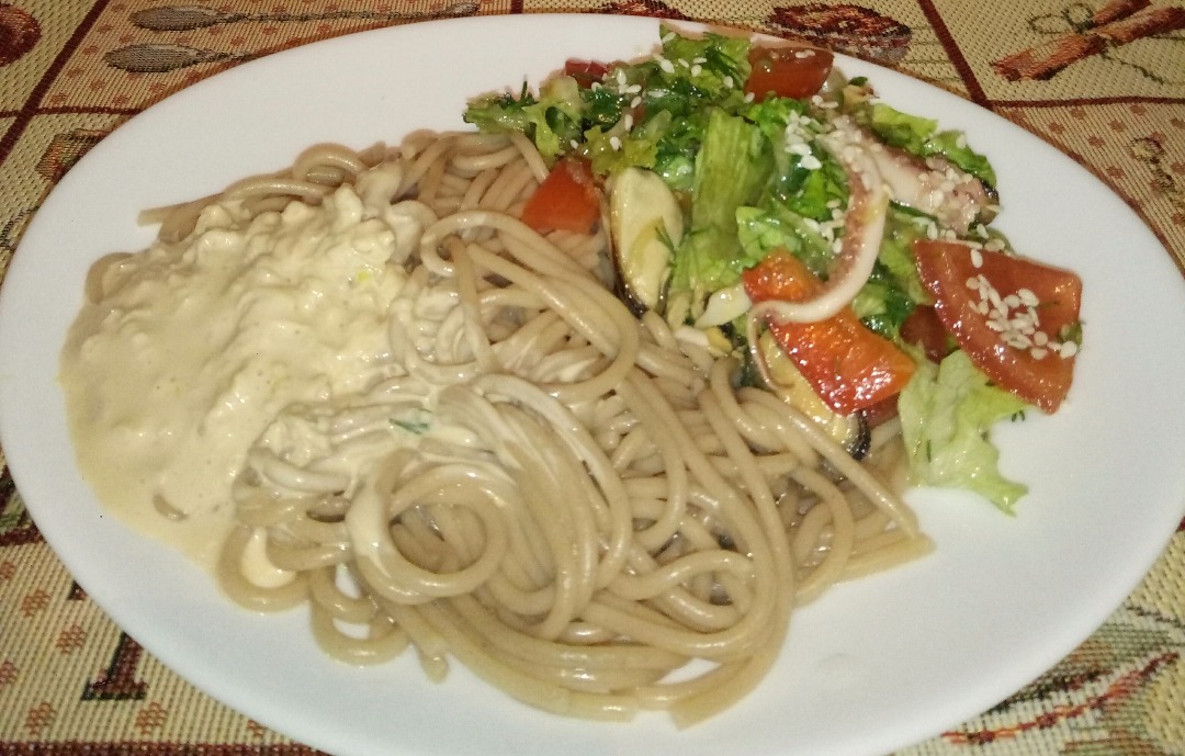 Спагетти с дарами моря и маслинами - пошаговый рецепт с фото на Готовим дома