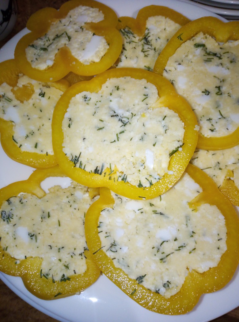 Фаршированный перец сыром