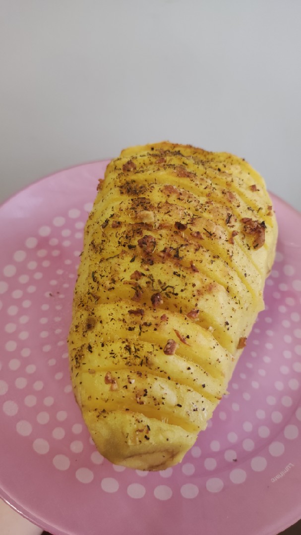 Рецепт: Картошка-гармошка с карбонатом и шампиньонами - в духовке