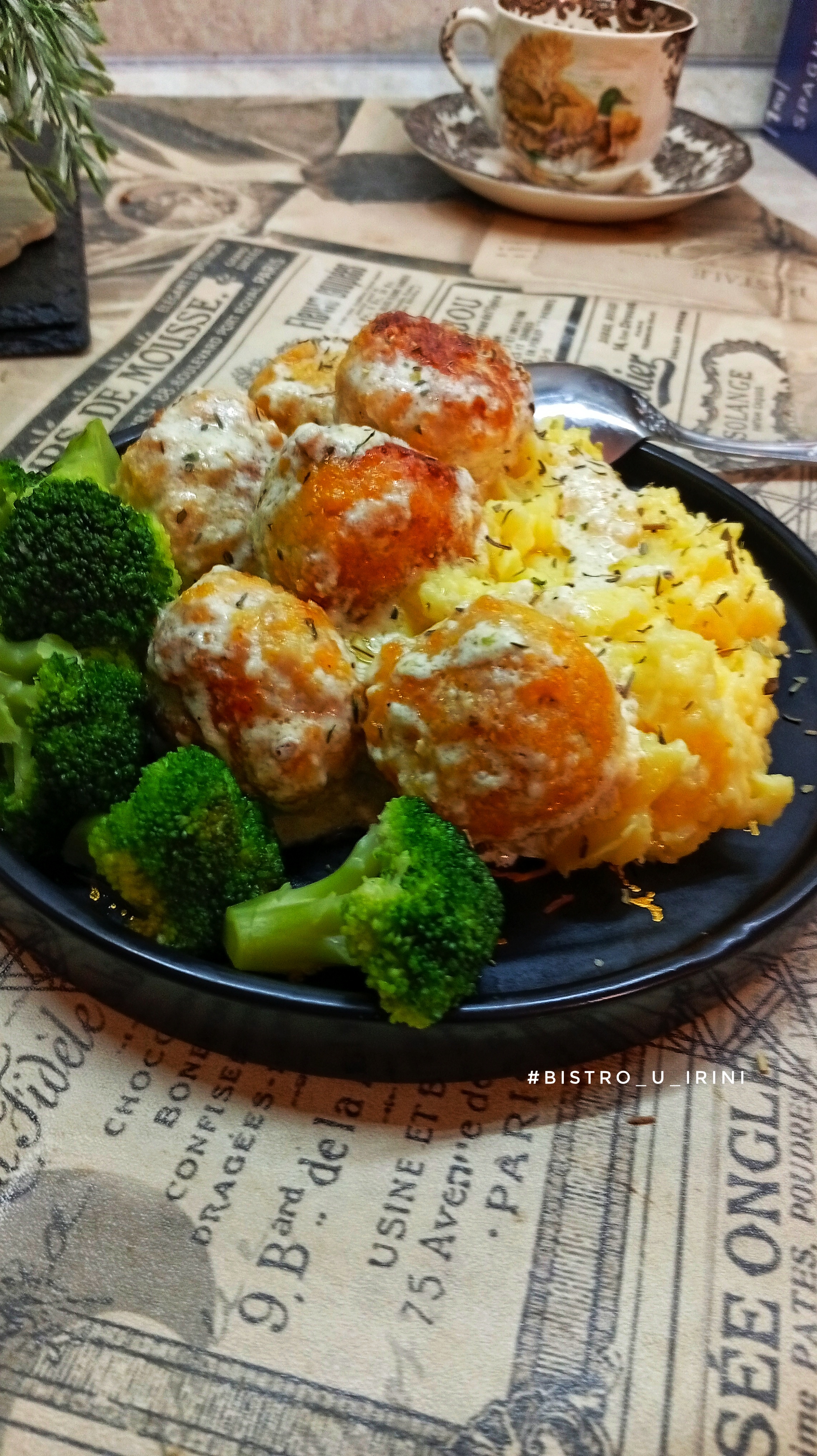 Куриные фрикадельки в сливочном соусе