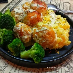 Куриные фрикадельки в сливочном соусе