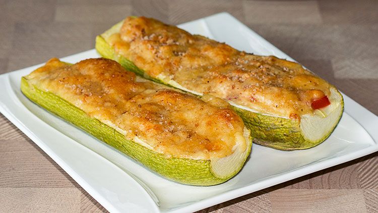 Запеченные в духовке кабачки с сыром