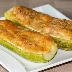 Запеченные в духовке кабачки с сыром