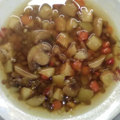 Суп грибной с чечевицей и сельдереем