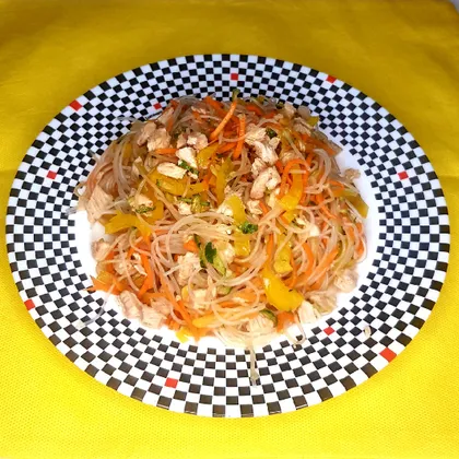 Фунчоза с огурцом, корейской морковью и индейкой