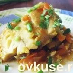 Запеченная с овощами и майонезом рыба