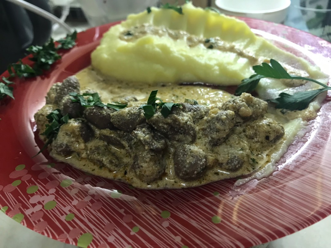 Куриные сердечки в сливочном соусе