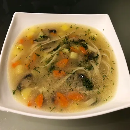 Куриный суп с лапшой и шампиньонами