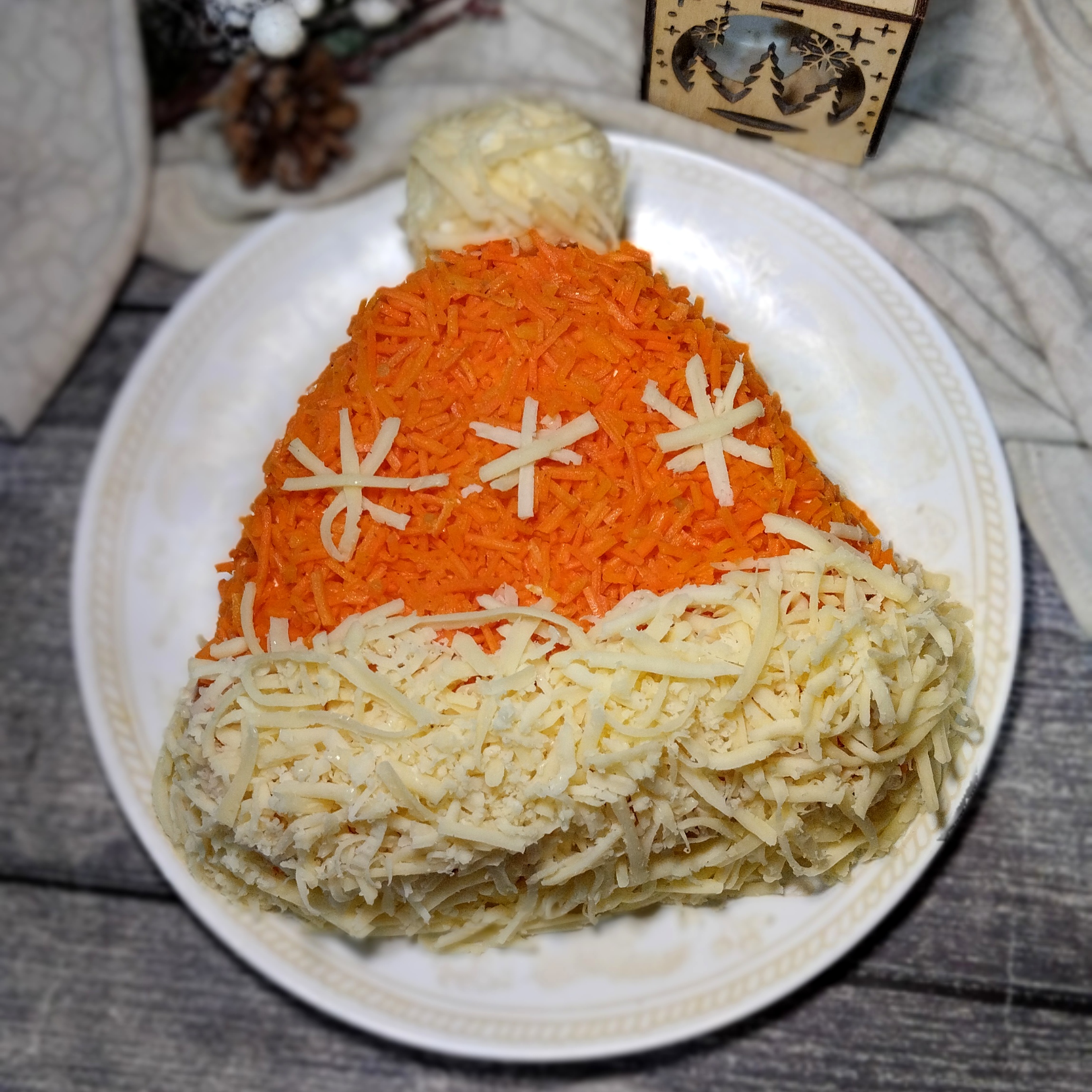 Салат новогодний "Шапка Деда Мороза"