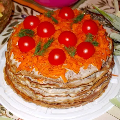 Печёночный торт с морковью и плавленым сырком