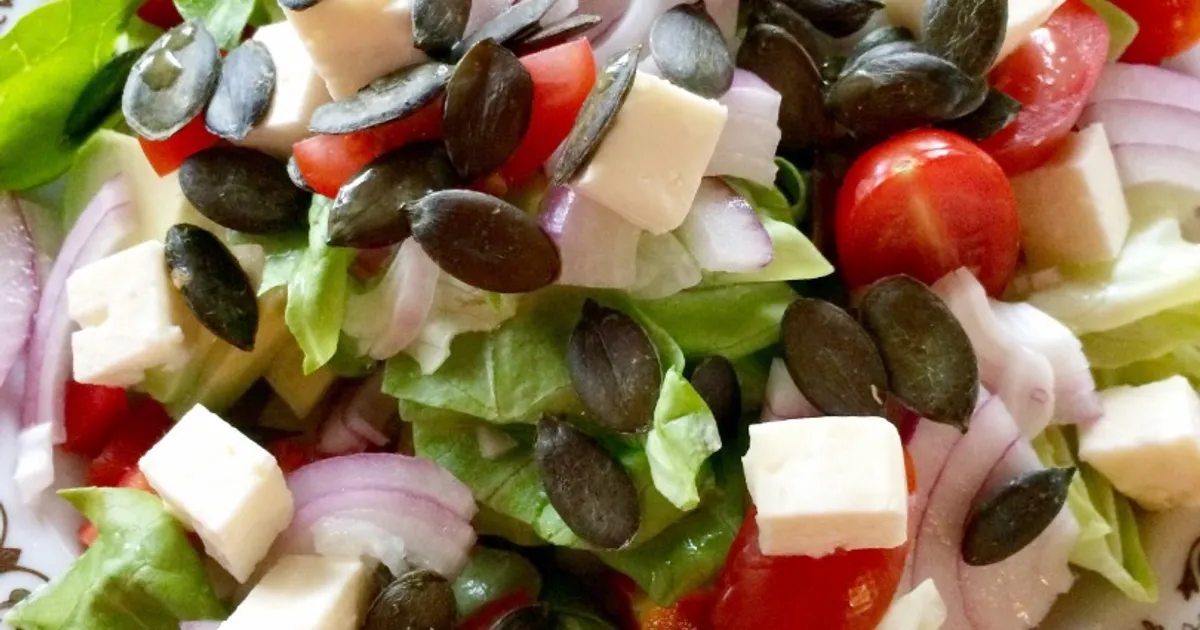 Овощной салат с тыквенным маслом и семечками рецепт с фото пошаговый от ...