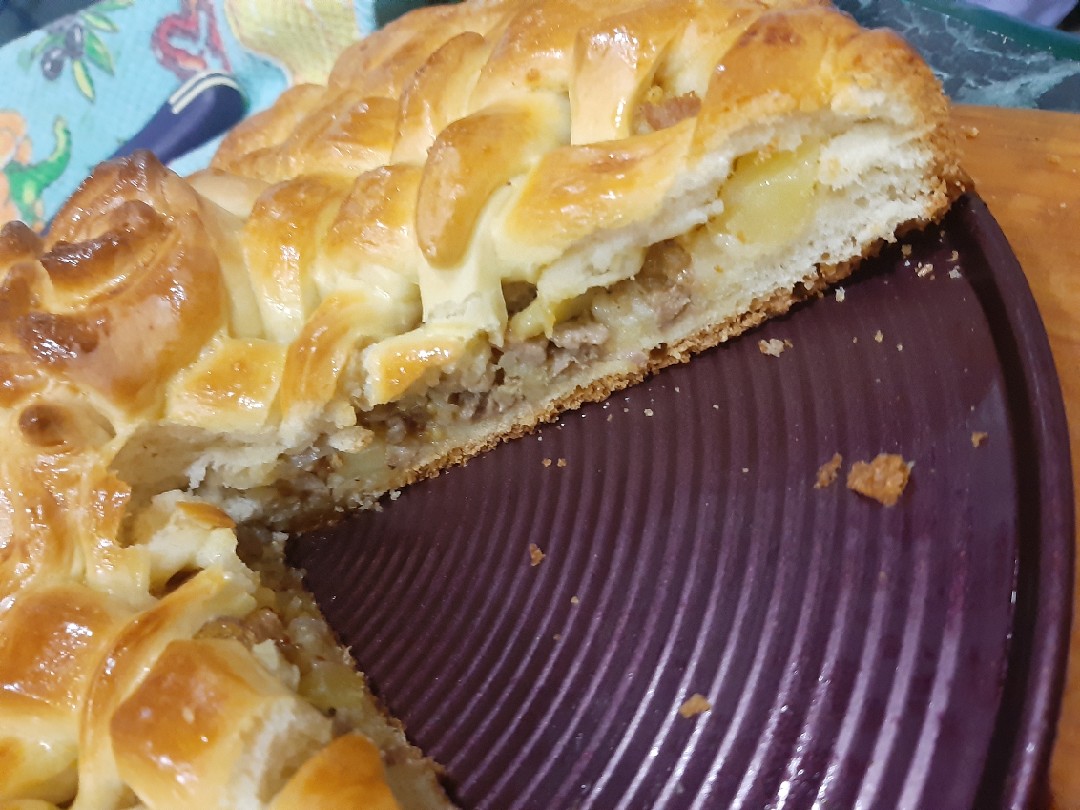 Мясной пирог с картофелем