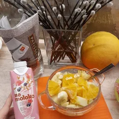 Фруктовый салатик🍏🍊🍌