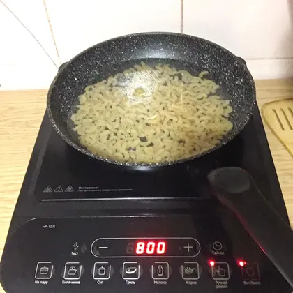 Балдёжные макароны с сыром на сковороде