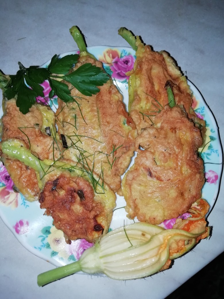 Цветочки кабачка в кляре