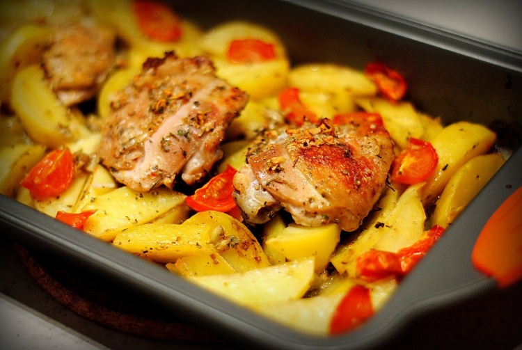 Курица с картошкой в мультиварке вкусный рецепт с фото пошагово и видео - sapsanmsk.ru