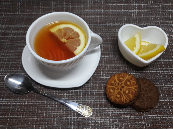 Чай с травами и лимоном