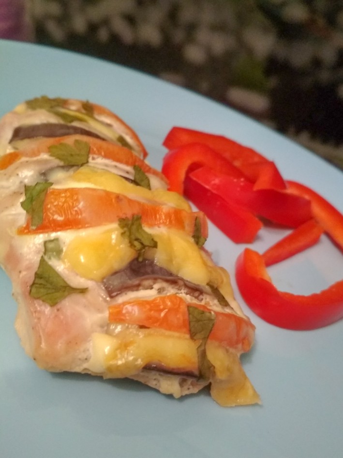 Курица с баклажаном и помидорами